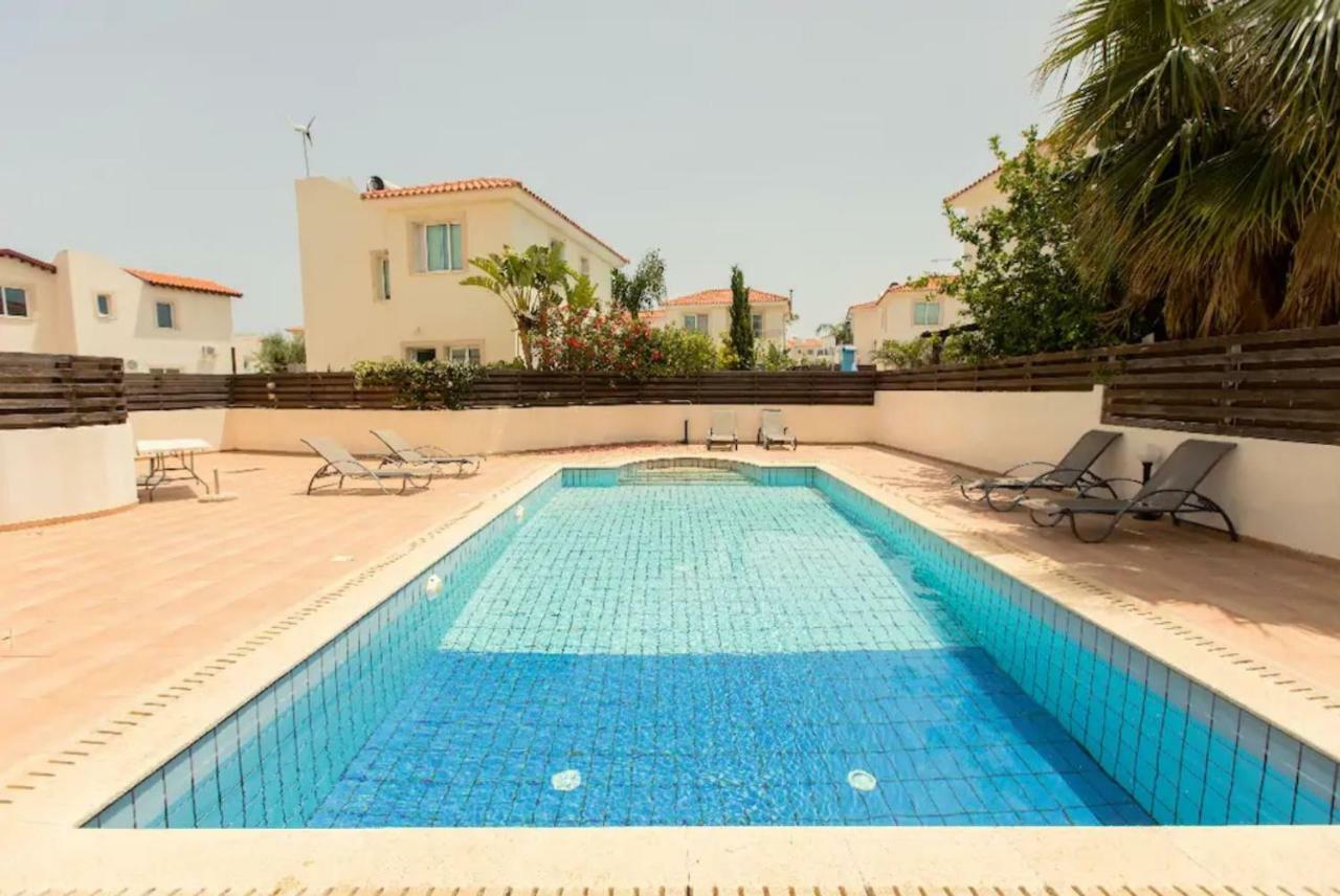 Golden Bay Deluxe Holiday Apartment Protaras Exterior foto